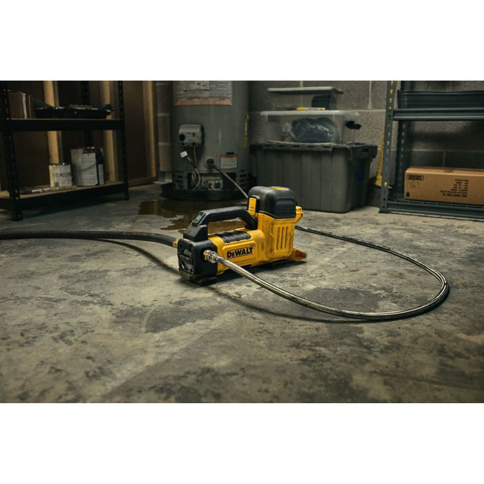 DeWALT DCE050P1 20V MAX Liquid Transfer Pump Kit w/ 5Ah Battery