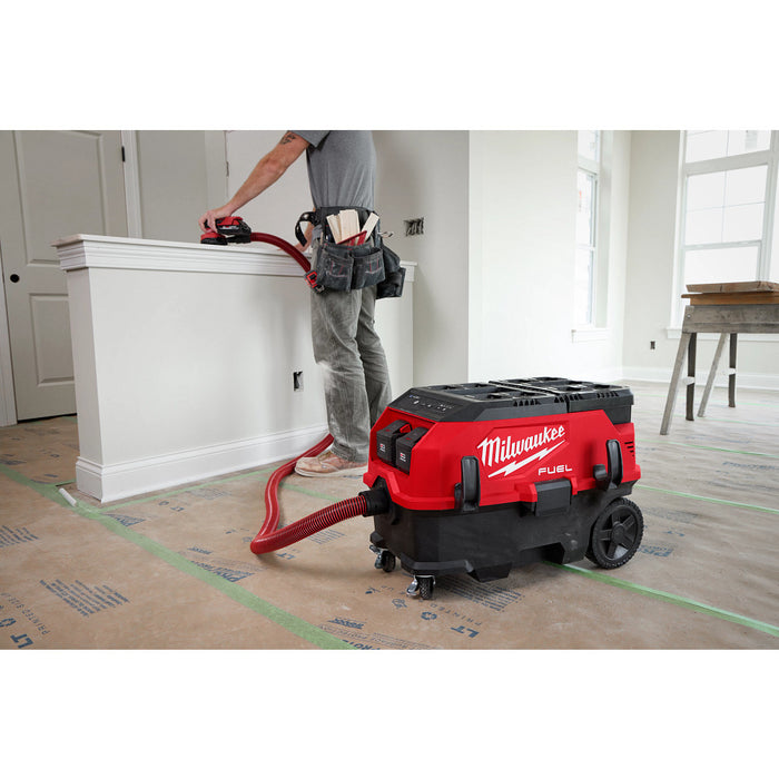 Milwaukee 0888-22HD M18 FUEL 18V 9 Gallon Dual Battery Dust Extractor Kit