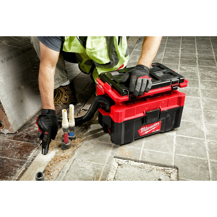 Milwaukee 0970-20LR M18 FUEL PACKOUT 2.5 Gal Wet/Dry Vac w/ Long Reach Hoses