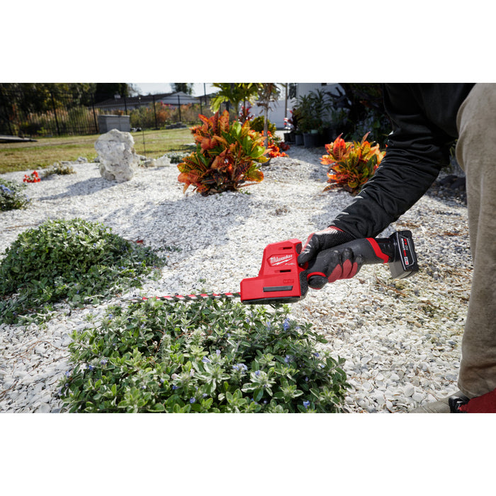 Milwaukee 2533-81 M12 FUEL 12V 8" Cordless Hedge Trimmer Kit - Recon