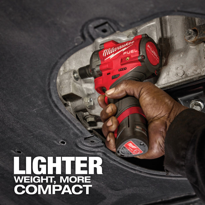 Milwaukee 2562-21RT M12 FUEL Stubby 3/8" Impact Wrench Kit and Ratchet