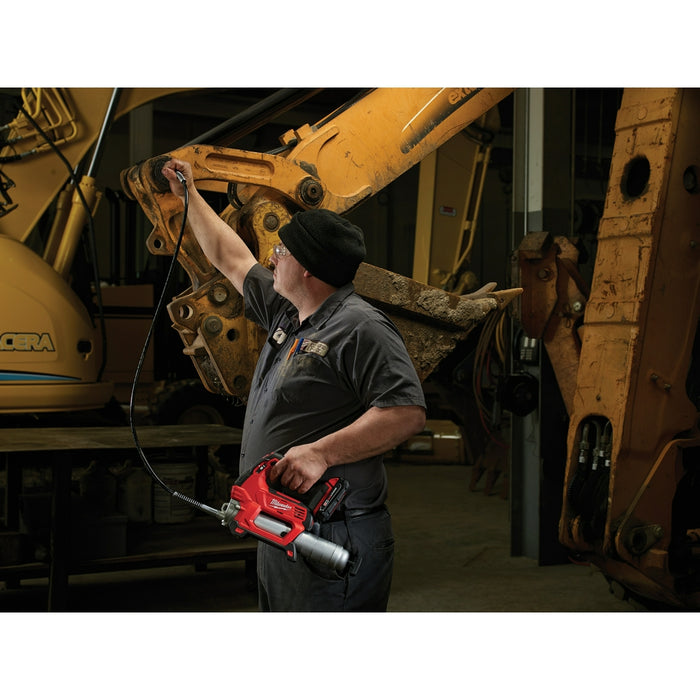 Milwaukee M18 Grease Gun w/ REDLITHIUM HIGH OUTPUT XC6.0 Battery - 2 PK