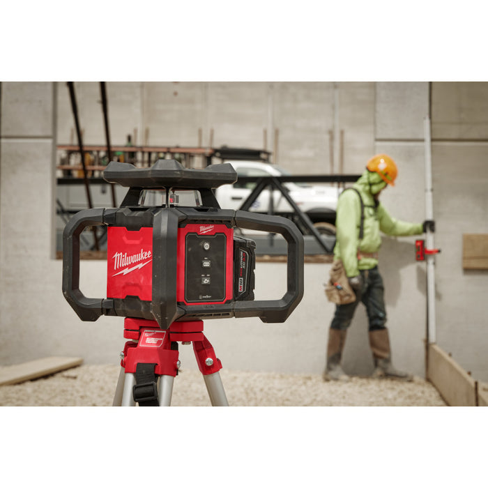Milwaukee 3701-21 M18 18V Red Exterior Rotary Laser Level Kit w/ Receiver